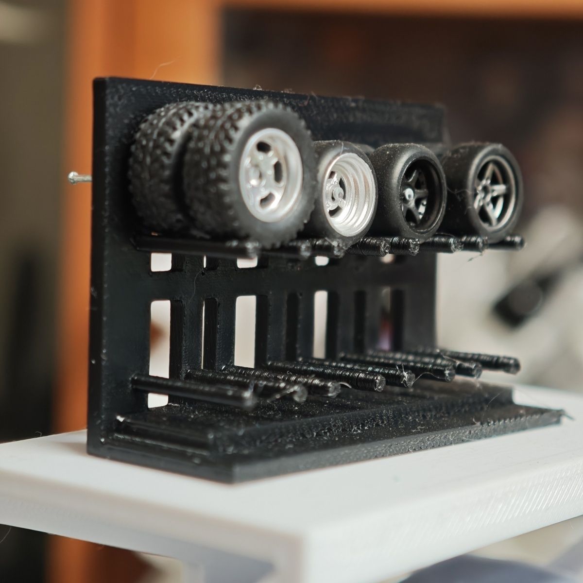 3D Printed Plastic Tyre Displa - 3D Printing Table ulasan dan harga